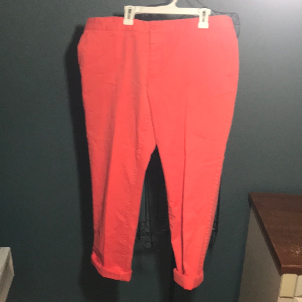 Mossimo woman’s Capri pants